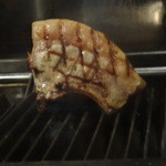 GRILL THE VOND - 八日市産骨付き豚ロース３００ｇ、２，１００円