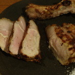 GRILL THE VOND - 八日市産骨付き豚ロース３００ｇ、２，１００円