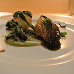 saveur - 函館産蝦夷鮑のソテー　マデラ酒と肝のソース　ふきのとうのソース