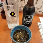 満天酒場 - お通しのもずくと黒ホッピー
