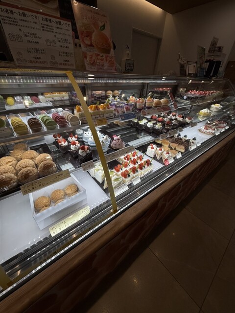 シャトレーゼ 千種宮根台店 （CHATERAISE） - 小幡/ケーキ | 食べログ