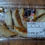 ヤオヨシ - 料理写真:焼き餃子(322円)
