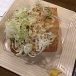 もつ焼 登運とん - あつ揚げ納豆。