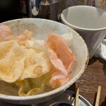 個室完備 大衆とり酒場 とりいちず - エビせん（お通し）