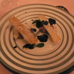 エノテーカ ピンキオーリ - 前菜：和牛のバットゥト　黒トリュフとアンチョヴィーのソース添え