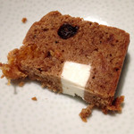 チリムーロ - チャイティードライフルーツ クリームチーズ入りケーキ