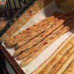 粉とクリーム - 惣菜パソはソーセージかカレーに限る。しかし、長さ40cm相当とは、長えええええええええええええ！