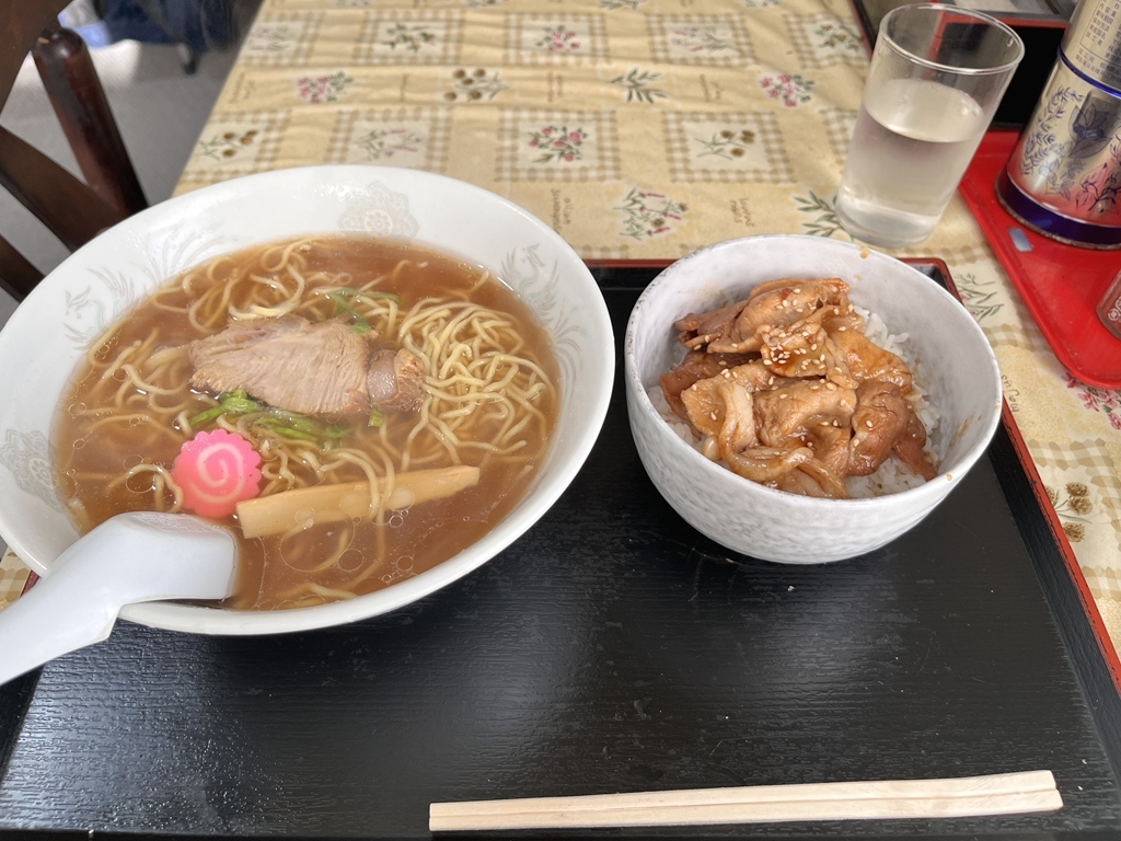 かね しめ 食堂