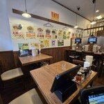 中華麺・飯 太楼 - 店内
