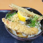 こがね製麺所 - 料理写真:冷やしぶっかけ中にトッピング
