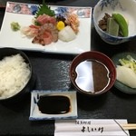 よしいけ - 上刺身定食
            1570円
            
            おいしい(o^^o)