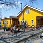 手作りアイス 花茶 - テラス席に沢山の方々 2015.04.