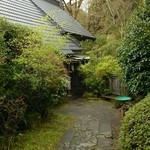 蕎仙坊 - 裾野の山あいの静かなロケーションです。