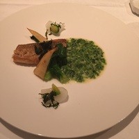ナチュール・エ・サンス - 魚料理 鯛の皮目をパリパリに焼いてあります。生海苔のソースが風味を添えて最高に美味しい！