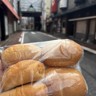 シロヤベーカリー_1
