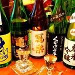 フィッシュ オン ディッシュ ロリー - 飲み放題の日本酒も日替わりで約15種類