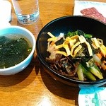 大東園 - 小ビビンバとワカメスープ