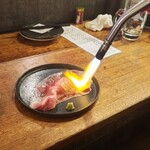 猿乃拳 - 炙り肉寿司