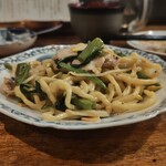 猿乃拳 - 炒麺、肉インゲンエスニック風