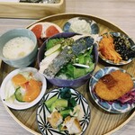 EVERYONEs CAFE - 