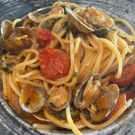Sa Mesa - アサリとオリーブのトマトソーススパゲッティ