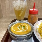 ダナパニ - コチラにはなんとチキンカレーもドリンクも付いてくるんです