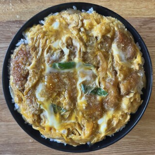 一夕 - 料理写真:カツ丼大盛　950円(税込)
