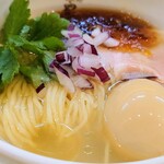 らぁ麺 はやし田 - 料理写真:柚子香る冷やしらぁ麺 950円 味玉 150円