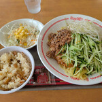 スガキヤ - 料理写真:冷し担々麺(大盛)+五目・サラダセット