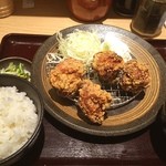 とり多津 - ちょっと残念なお店でした。ご飯、味噌汁、キャベツがお代わり自由で味も悪くないのにもったいない。