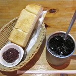 コメダ珈琲店 - 料理写真:蜂蜜アイスコーヒー & トースト(ぬる豆乳)& おぐらあん