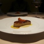 フォリオリーナ・デッラ・ポルタ・フォルトゥーナ - 鴨のフォアグラ 赤カブ ひよこ豆のソース