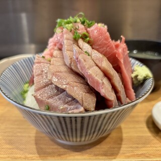 丼ぶり屋 まぐろ丼 恵み_1