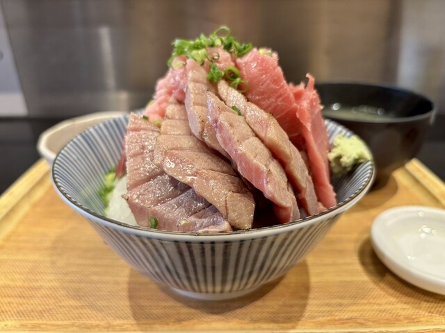 Donburiya Magurodon Megumi 1 gou - Kanda/Kaisen-don (Seafood bowl