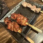 串焼き まる福 - 肝、ずり