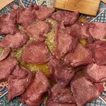 焼肉ホルモン ざくろ - 熟成生タン