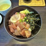 まぐろのなかだ屋 - 