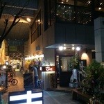 Honkaku Yakitori Daimyouhete - 繁盛店が揃うビルの一角です(^^)✨