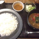 Ghar - ラムと豆と法蓮草のカレー ランチ