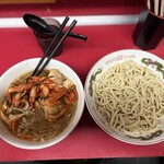 ラーメン二郎 - 料理写真:つけ麺　麺少なめ　ニンニクスコシアブラ