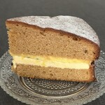 ベイク ルーム - パッションフルーツのビクトリアケーキ
