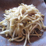 横浜瀬里奈 ステーキドーム - 焼き野菜はもやし。