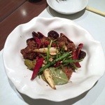 神田 雲林 - 伊達地鶏の香り揚げ、唐辛子とハーブ香り炒め