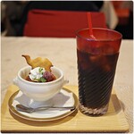 すなば珈琲 - ドリンク写真:昔ながらのプリン 550円 & アイスコーヒー 700円