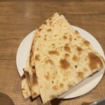 レストラン アラジン - 薄めのナン