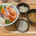 築地食堂 源ちゃん - 料理写真:源ちゃん丼 ¥1,397