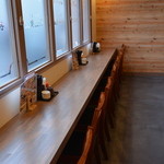 博多豊一長浜食堂 - カウンター席も有り！一人でも気軽に来店できます。