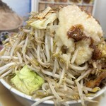 大衆食堂まるふく - 背脂に黒マー油、ニンニクと