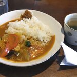 喫茶ひまわり - 野菜カレーと確か味噌汁