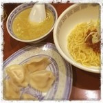 上海餃子 りょう華 - 四川半麺セット